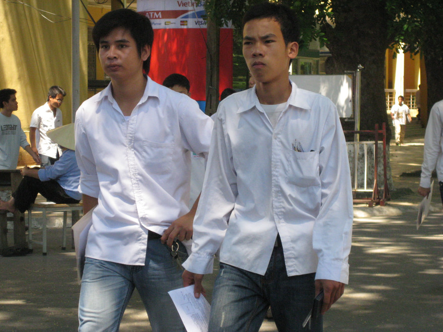 Nhiều thí sinh không vui vẻ sau khi thi xong môn Toán