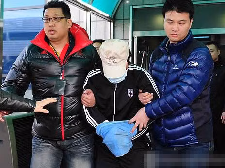 Ngư dân Trung Quốc đâm chết lính Hàn Quốc bị dẫn về Incheon