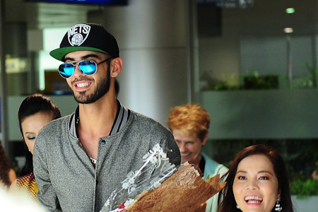 Fan Việt thất vọng nhan sắc 'trai đẹp bị trục xuất'