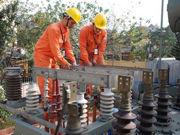 Theo lãnh đạo EVN, năm 2012 Hà Nội sẽ thiếu điện nghiêm trọng. Ảnh: Hoàng Anh