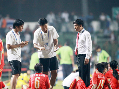 VFF gia hạn hợp đồng với HLV Trần Vân Phát