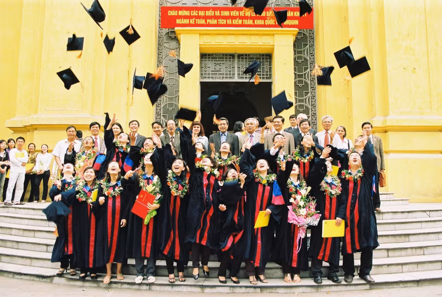 Khoa Quốc tế xét tuyển nguyện vọng 2, 3
