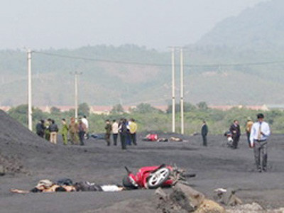 Côn đồ đất mỏ dàn trận nổ súng trong đêm