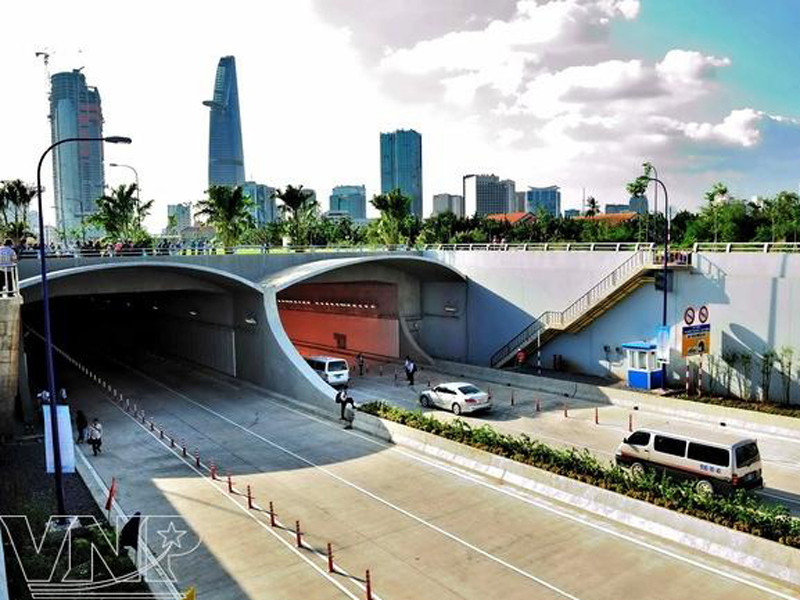 Hầm Thủ Thiêm ở TPHCM - hầm ngầm vượt sông đầu tiên của Việt Nam và cũng là của Đông Nam Á Ảnh: VNP