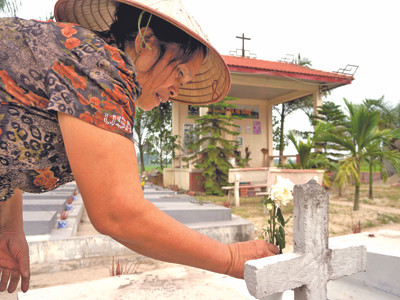 Người khâm liệm hàng vạn hài nhi