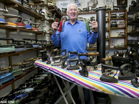 Bộ sưu tập bàn là khổng lồ