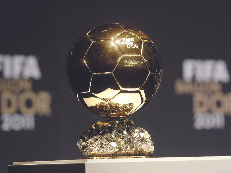 Bóng vàng chờ sao sáng