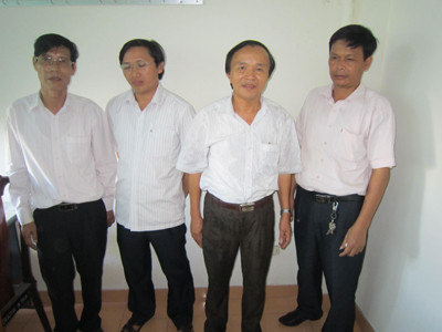 Giơ cao đánh khẽ khi xử lý cán bộ đánh bạc