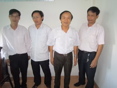 Giơ cao đánh khẽ khi xử lý cán bộ đánh bạc