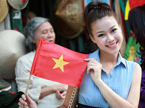 Lùm xùm quanh cuộc thi Hoa hậu châu Á TBD