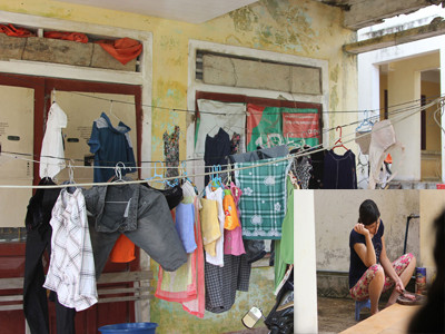 Nhếch nhác chốn công đường