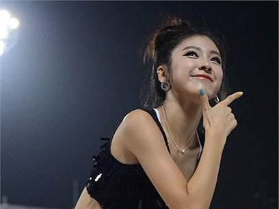 Vẻ đẹp 'bốc lửa' nữ sinh cổ động Hàn Quốc