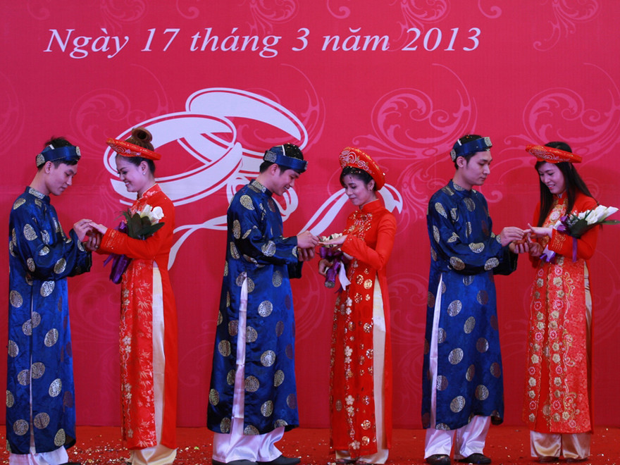 10 đôi trẻ cưới tập thể ở Thủ đô