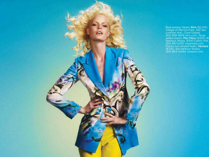 Siêu mẫu Caroline ngọt ngào với phong cách nóng