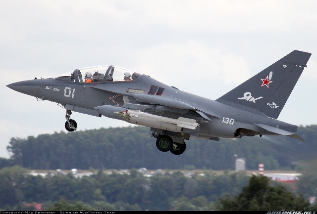 Khoảnh khắc ấn tượng của Yak-130 tại Paris Air Show