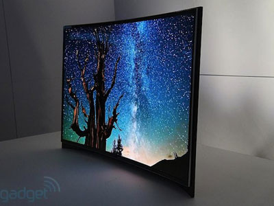 Màn hình OLED cong giảm giá dưới 10.000 USD