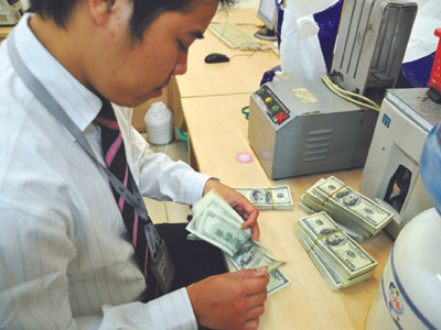 Từ 6-5, doanh nghiệp khó tiếp cận vốn vay ngoại tệ nếu không có khả năng tái tạo ngoại tệ trả nợ