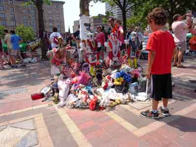 Cách tưởng niệm vụ khủng bố Boston Marathon độc đáo