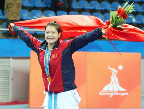 Bích Phương giành Vàng, cả làng chia vui