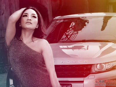 Mỹ nhân đẹp dịu dàng bên range rover