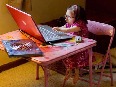 Cô gái thấp nhất thế giới