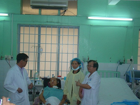 Cứu sống mẹ con sản phụ tai biến thuyên tắc ối