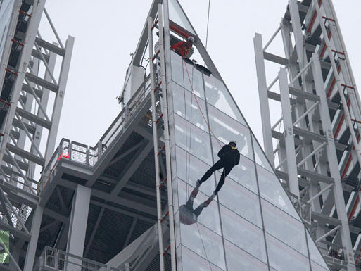 Hoàng tử Andrew trên tòa nhà Shard