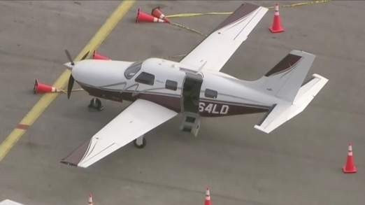 Hành khách bỗng dưng rơi khỏi máy bay xuống biển