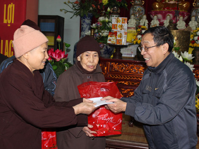 Công đức chùa do các ni sư nguyên là cựu TNXP trụ trì