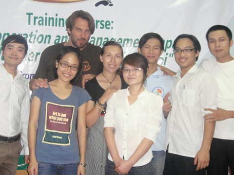 Tình nguyện viên VN nhiệt huyết và trách nhiệm