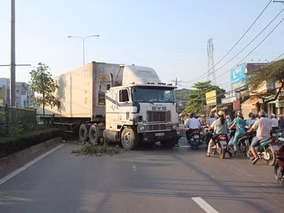 Thả rông 'hung thần' container