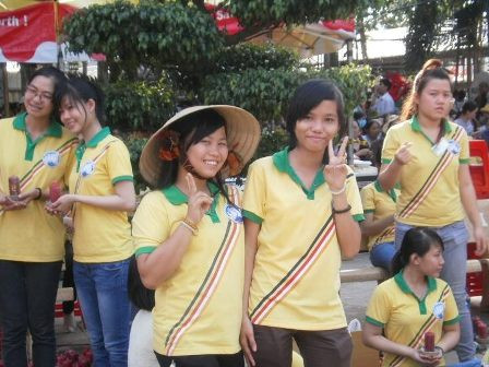 Những sinh viên “tay không” nhập học ngày ấy - bây giờ