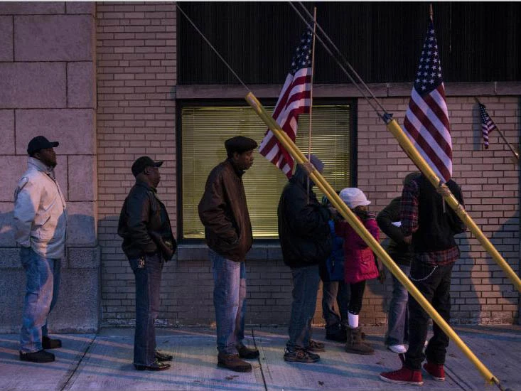 Cử tri khắp nước Mỹ đi bầu tổng thống