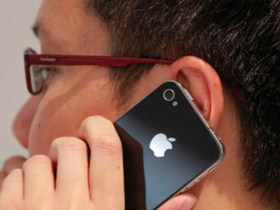 Lại hôn mê vì sạc iPhone