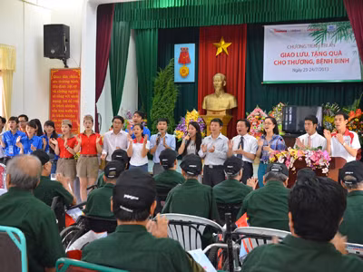 Người trẻ tri ân thế hệ đi trước
