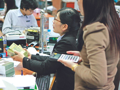 Ngân hàng đua khuyến mãi, xé rào lãi suất