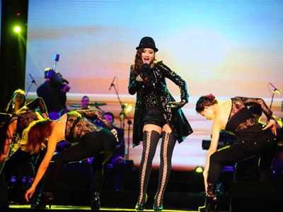 'Bài hát Yêu thích' - Chân dài cũng biết hát