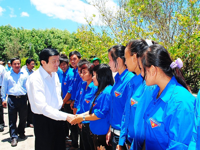 Xử lý các điểm nóng sạt lở, khôi phục rừng