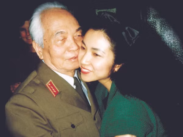 Đạo diễn Hollywood và bức thư gửi Đại tướng