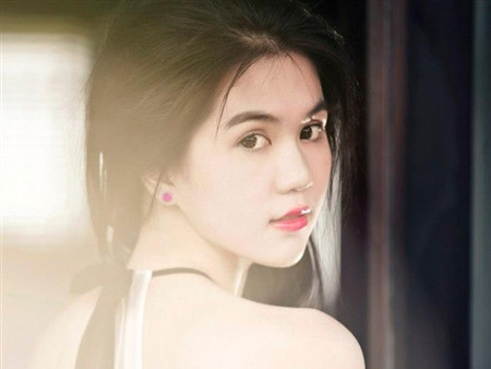 Ngọc Trinh nhẹ nhàng trong bộ ảnh mới