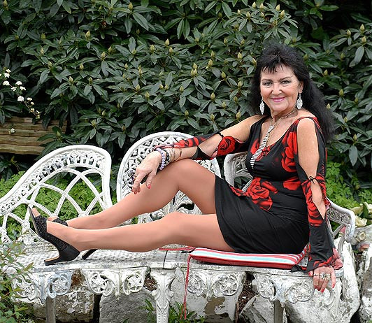 Sẵn sàng làm 'chuyện ấy' lần đầu ở tuổi 70