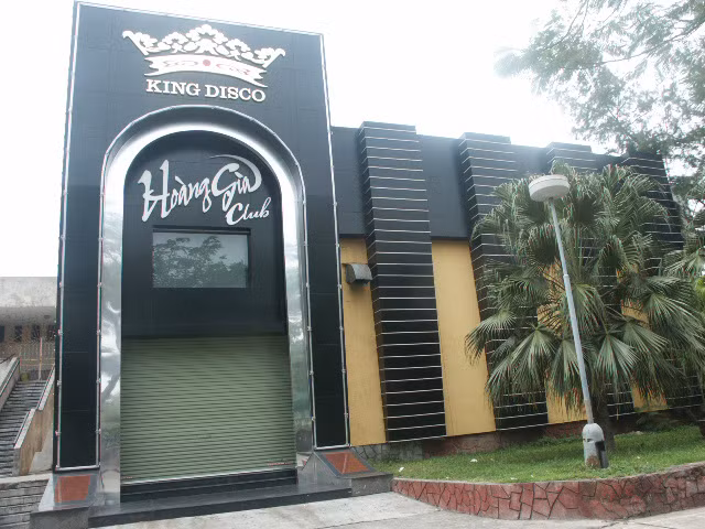 Vũ trường Hoàng Gia