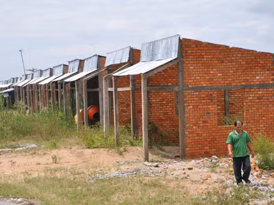 'Rút ruột' công trình xây cho người nghèo