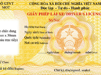 Hà Nội và TPHCM chưa cấp đổi GPLX theo mẫu mới