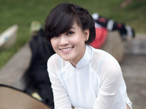 Hot girl bí mật trong clip thầy Khắc Hiếu