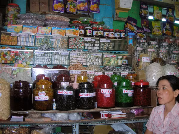 Tràn lan ô mai độc hại