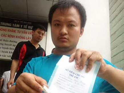 Họp kỷ luật nhân viên y tế ăn bớt vaccine