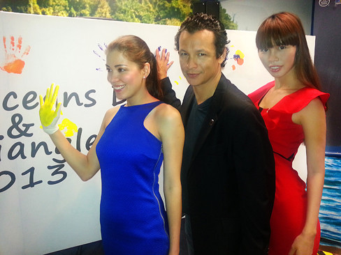 Hà Anh hội ngộ hoa hậu Malaysia ở Kuala Lumpur