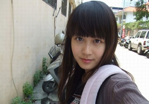 Những hot girl mặt xinh dáng chuẩn của giới hacker