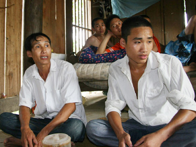 Con ông Lương Mạnh Lường đang bị Vilaco Thanh Hóa giữ 25 triệu đồng và toàn bộ giấy tờ nhưng đến nay đã quá hạn 5 tháng vẫn chưa được xuất cảnh